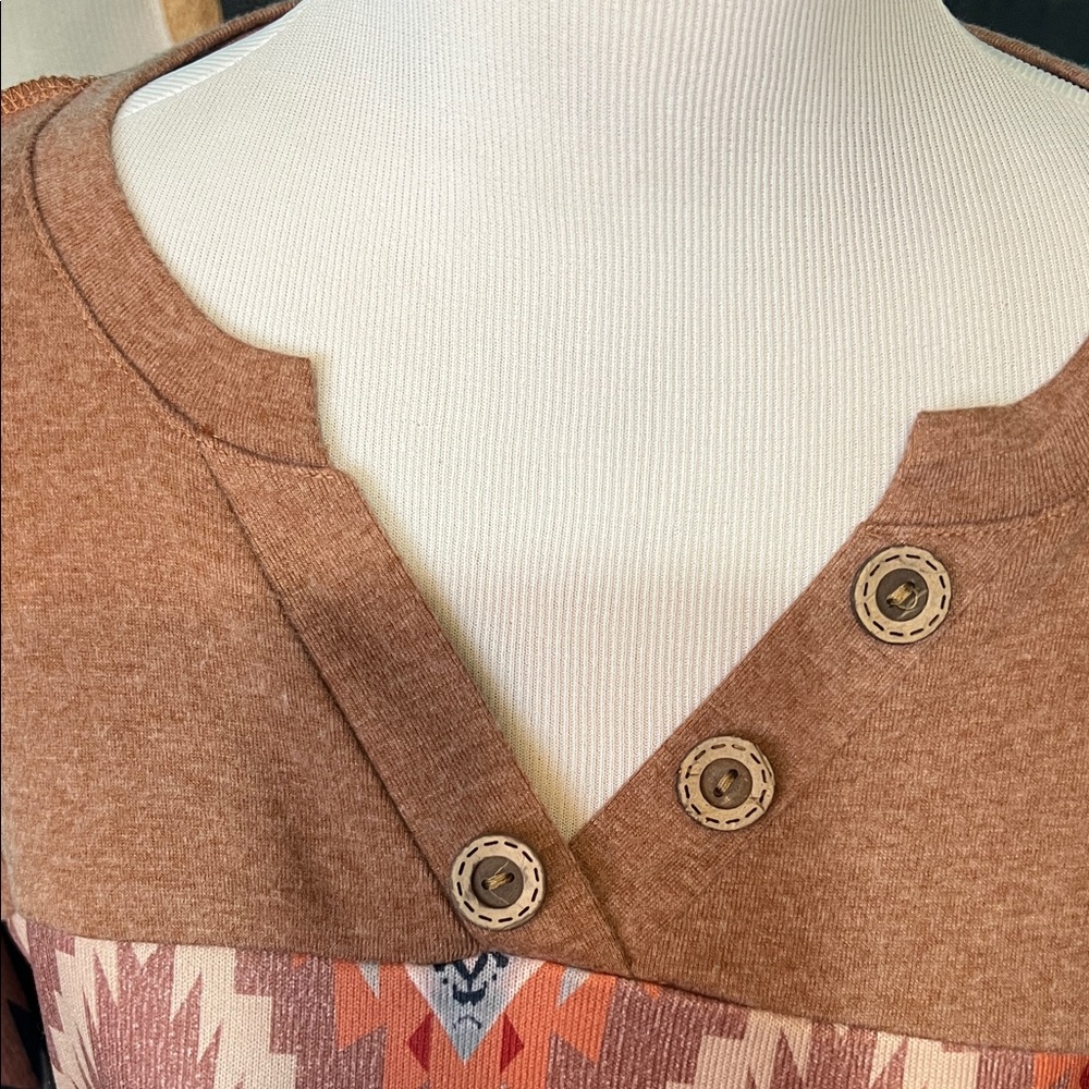 New Aztec Design Top - Picture 2 of 5